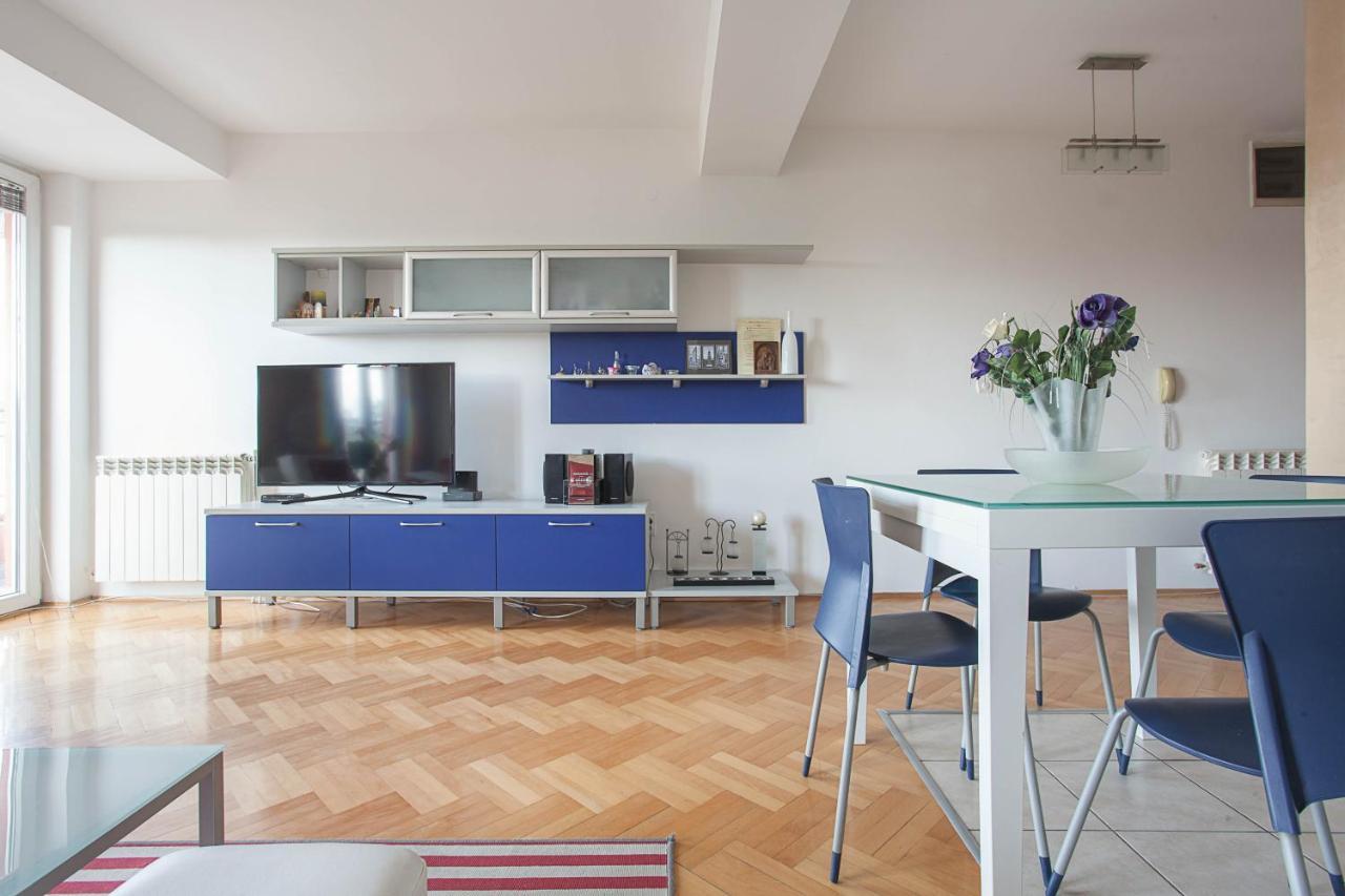 Red Apartment Скопье Экстерьер фото